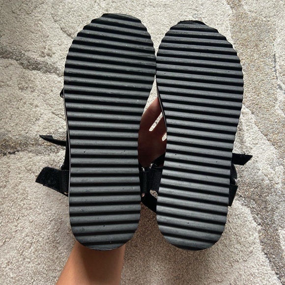 The Wishbone Collection Sandals // Size 7.5 - Picture 12 of 14